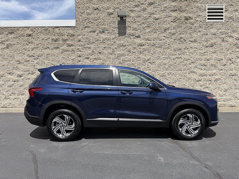 Used 2023 Hyundai Santa Fe SE AWD/4WD image 2