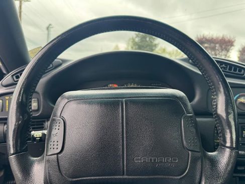 Used 1993 Chevrolet Camaro Z28 RWD image 16