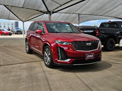 Used 2021 Cadillac XT6 Premium Luxury FWD image 3