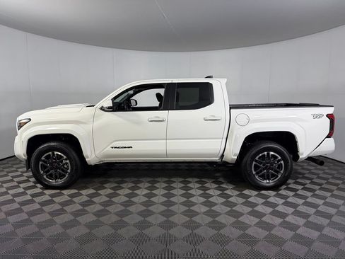 Used 2026 Toyota Tacoma TRD Sport AWD/4WD image 9