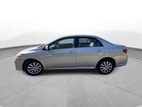 Used 2013 Toyota Corolla LE image 9