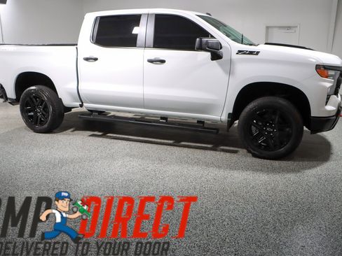 Used 2023 Chevrolet Silverado 1500 Custom Trail Boss w/ LPO, Dark Essentials Package AWD/4WD image 6