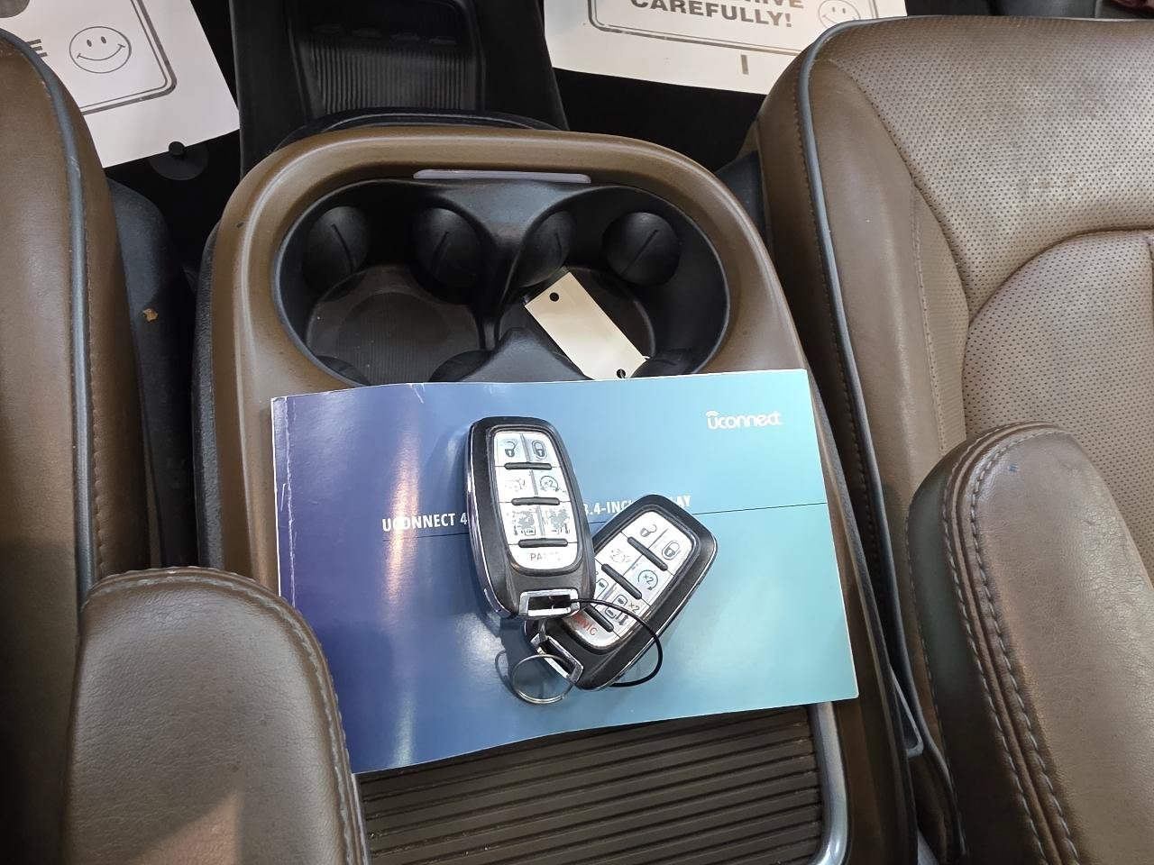 Used 2020 Chrysler Pacifica Limited w/ Advanced Safetytec Group FWD image 39