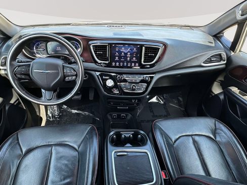 Used 2020 Chrysler Pacifica Limited FWD image 7