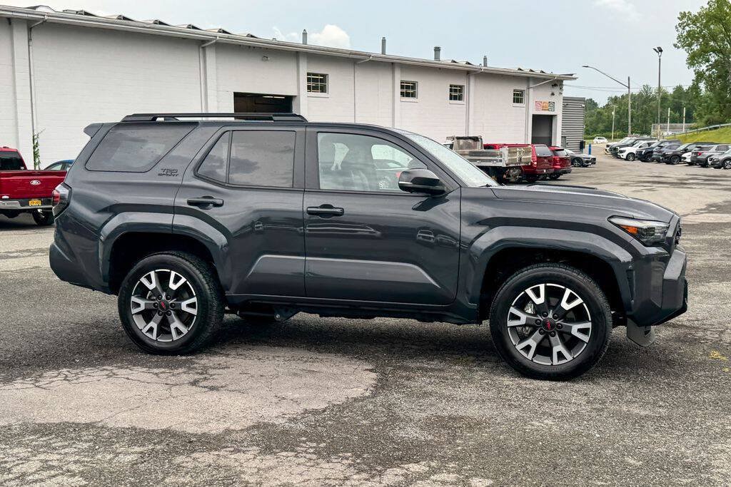 Used 2025 Toyota 4Runner 4WD image 2