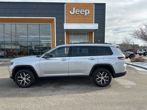 Used 2024 Jeep Grand Cherokee L Limited w/ Luxury Tech Group II image 9