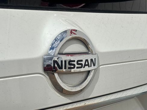 Used 2019 Nissan Rogue SV image 32