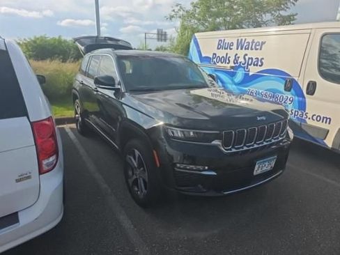 Used 2023 Jeep Grand Cherokee Limited w/ Trailer Tow Prep Group (B) AWD/4WD image 2