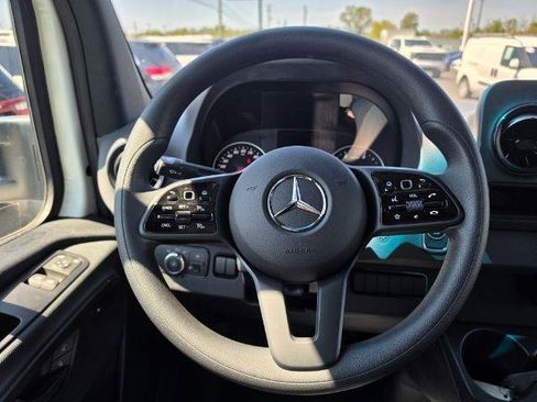 Used 2024 Mercedes-Benz Sprinter 3500 image 10