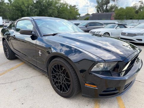 Used 2013 Ford Mustang Premium RWD image 7
