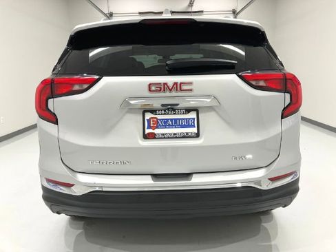 Used 2020 GMC Terrain SLT image 13