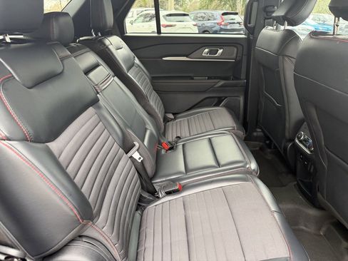 Used 2025 Ford Explorer ST-Line image 8