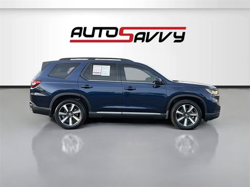Used 2024 Honda Pilot Touring image 8
