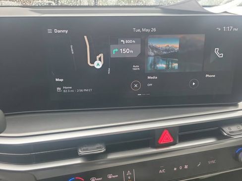 Used 2025 Kia Sorento S FWD image 12