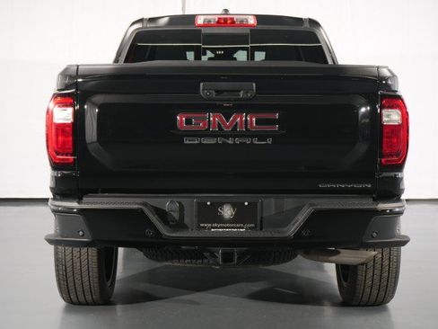 Used 2024 GMC Canyon Denali AWD/4WD image 13