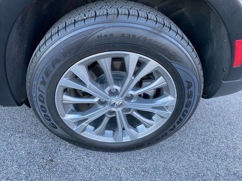 Used 2023 Buick Envision Preferred image 9