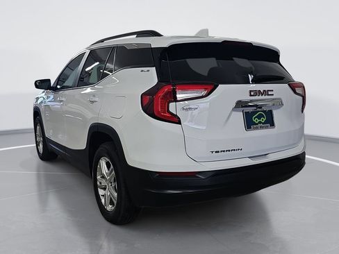 Used 2024 GMC Terrain SLE w/ Driver Convenience Package image 6