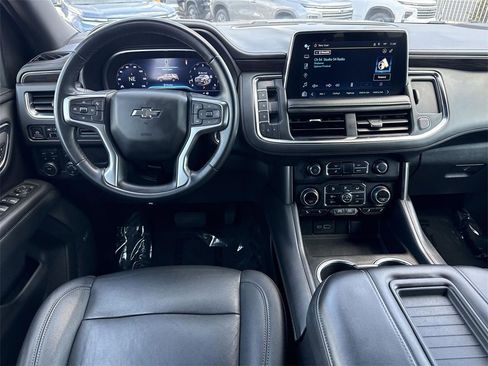 Used 2023 Chevrolet Suburban Z71 image 18