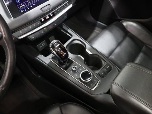 Used 2020 Cadillac XT4 Premium Luxury w/ Technology Package FWD image 29