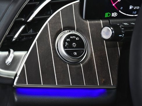 Used 2025 Mercedes-Benz E 450 4MATIC Sedan image 17