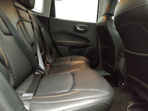 Used 2018 Jeep Compass Limited w/ Navigation Group AWD/4WD image 19
