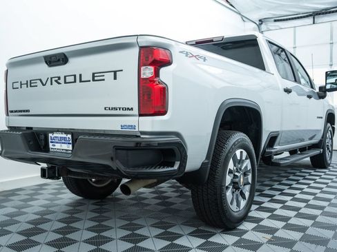 Used 2022 Chevrolet Silverado 2500 Custom w/ Custom Value Package AWD/4WD image 5