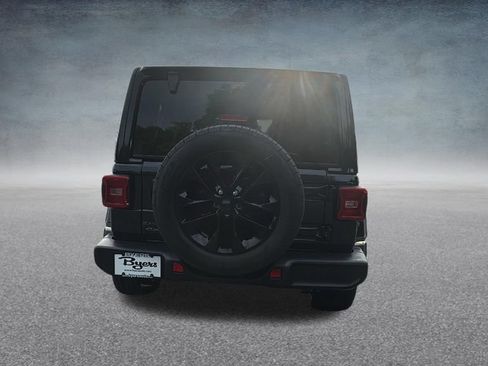 Used 2025 Jeep Wrangler Unlimited Sahara w/ Safety Group AWD/4WD image 28