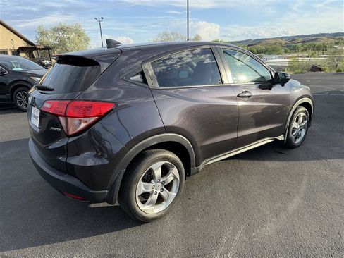 Used 2017 Honda HR-V EX image 7