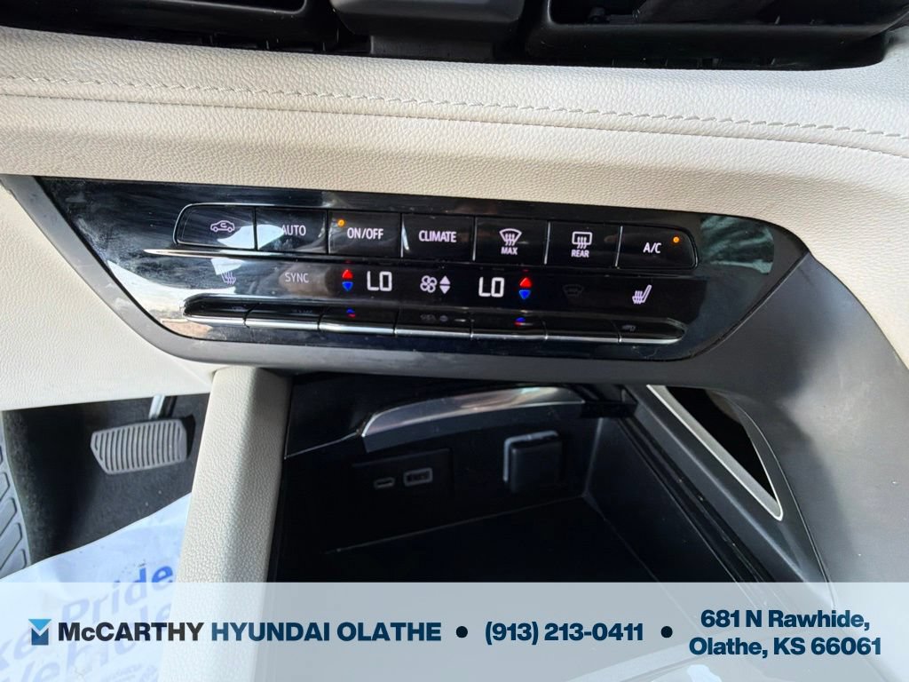Used 2023 Buick Envision Preferred FWD image 28