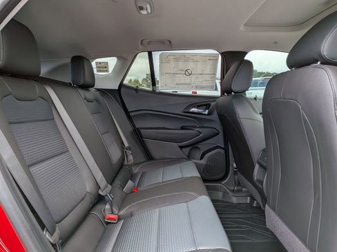 New 2026 Chevrolet Trax LT w/ Sunroof Package image 31