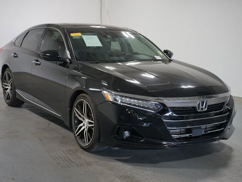 Used 2021 Honda Accord Touring image 3