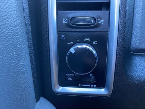 Used 2018 RAM 2500 SLT image 12