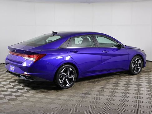 Certified 2023 Hyundai Elantra Limited w/ Preferred Accessory Package image 11