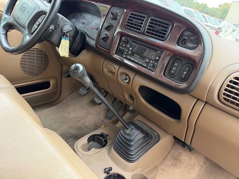 Used 2002 Dodge Ram 3500 Truck 2WD Quad Cab image 2