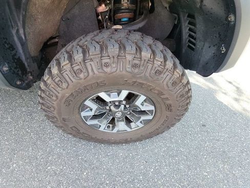 Used 2021 Toyota Tacoma TRD Off-Road AWD/4WD image 14