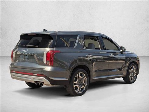 Used 2023 Hyundai Palisade SEL w/ Premium Package AWD/4WD image 5