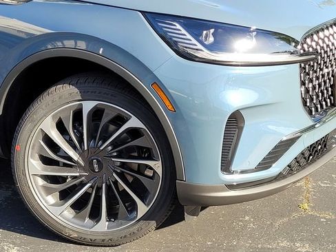 New 2026 Lincoln Aviator Reserve AWD/4WD image 9