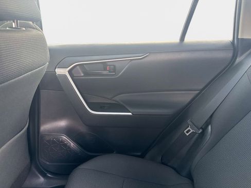 Used 2021 Toyota RAV4 LE image 12