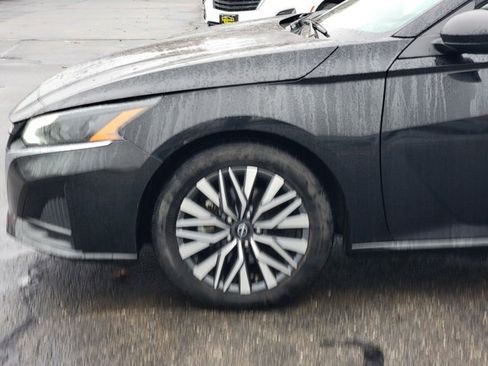 Used 2024 Nissan Altima 2.5 SV image 15