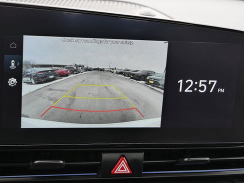 Certified 2025 Hyundai Elantra SEL image 35