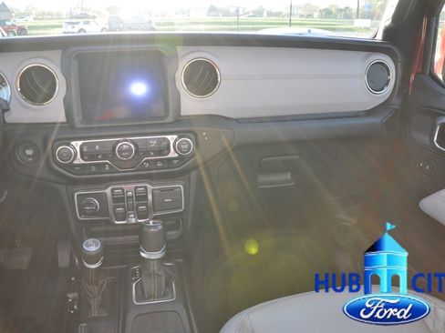 Used 2021 Jeep Gladiator Overland image 20