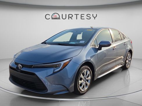 Certified 2024 Toyota Corolla LE FWD image 1