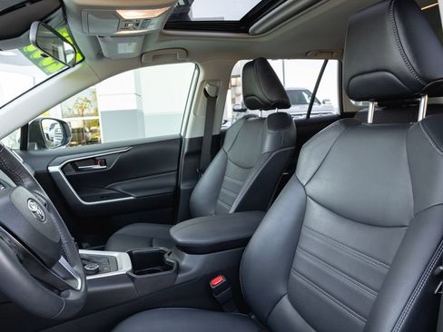 Used 2022 Toyota RAV4 XLE Premium AWD/4WD image 11