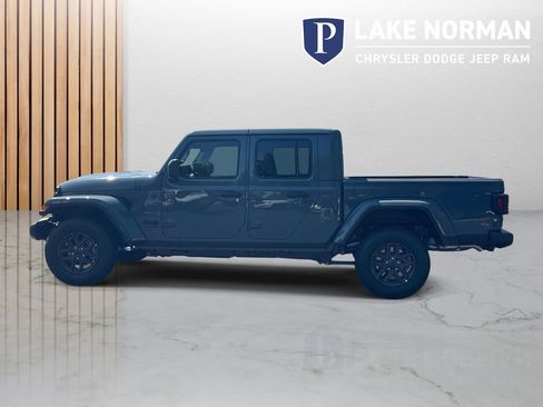 New 2025 Jeep Gladiator Sport image 6