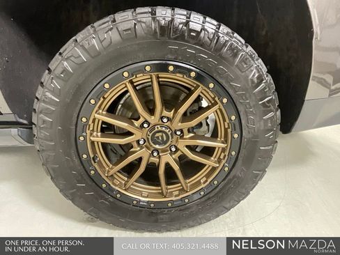 Used 2021 Chevrolet Tahoe High Country w/ Premium Package AWD/4WD image 10
