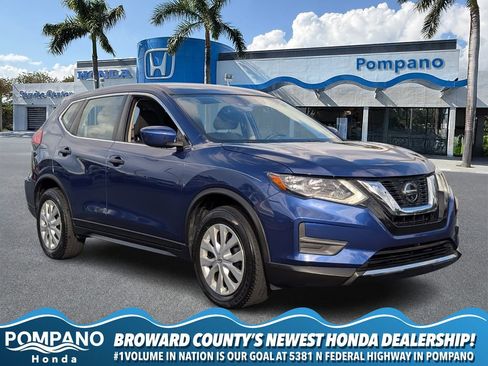Used 2019 Nissan Rogue S image 1