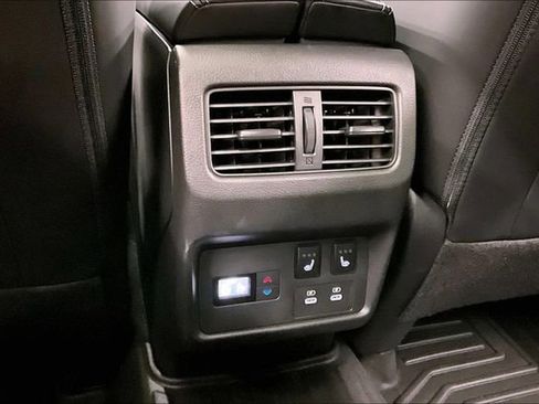 Used 2025 Nissan Rogue Platinum w/ Platinum Premium Package image 33