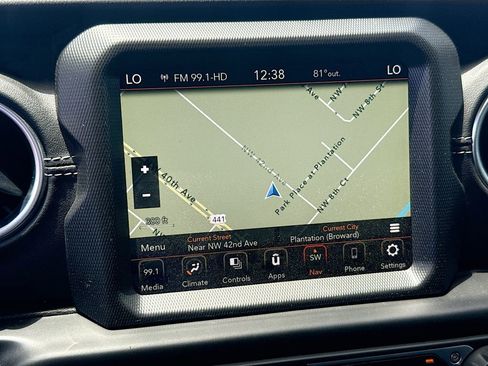 Used 2023 Jeep Wrangler Unlimited Sahara AWD/4WD image 14