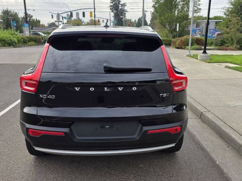 Used 2020 Volvo XC40 T5 Momentum w/ Protection Package Premier AWD/4WD image 6