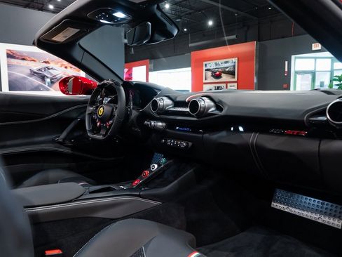 Certified 2022 Ferrari 812 GTS image 40